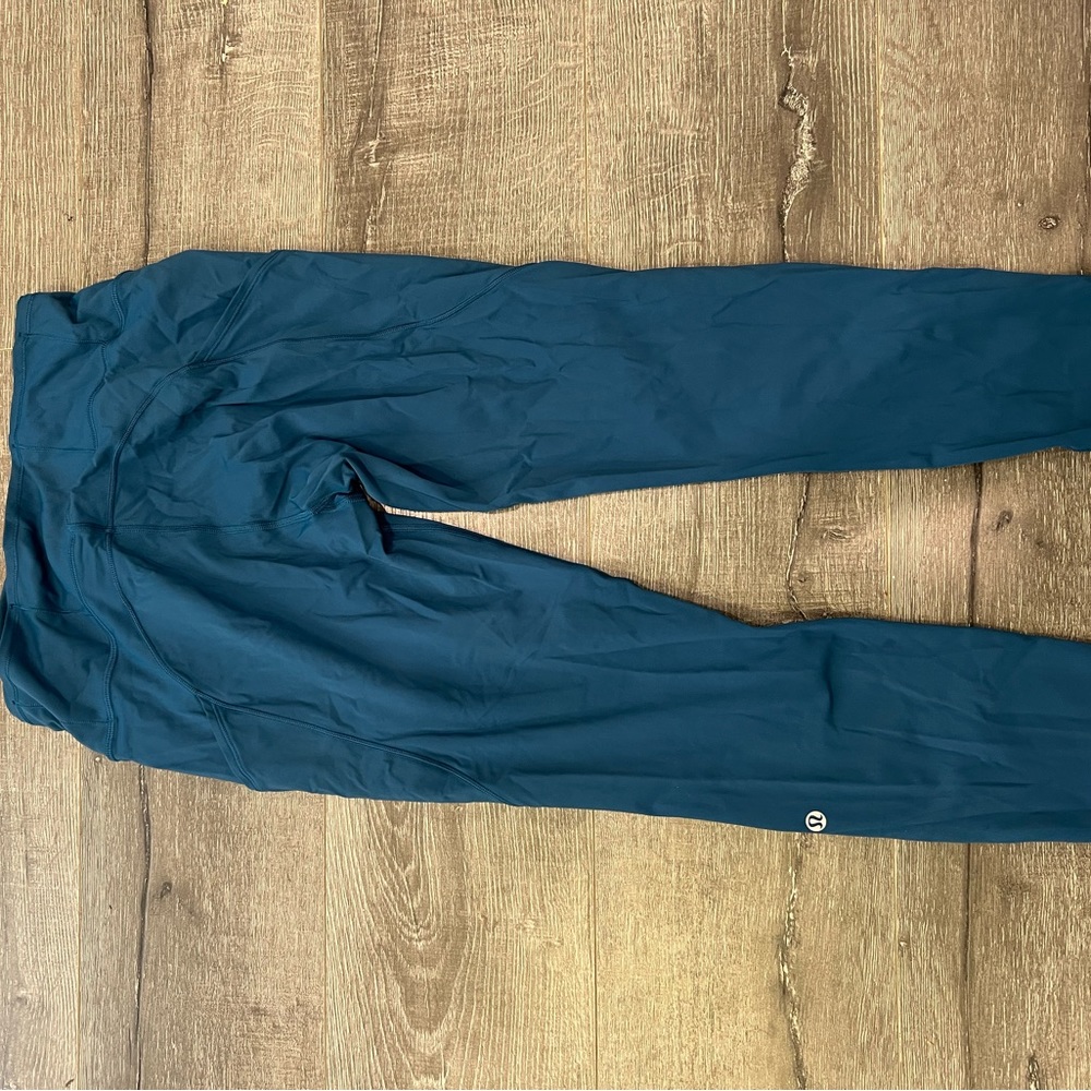 Lululemon lot - Picture 9 of 16